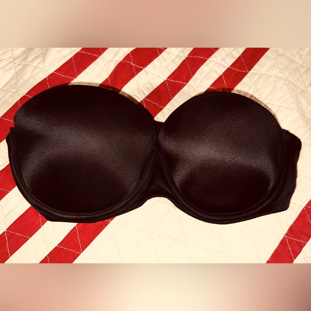 VICTORIA STRAPLESS PUSH-UP BLACK BRA